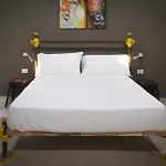 Hostelo - Luxury Hostel