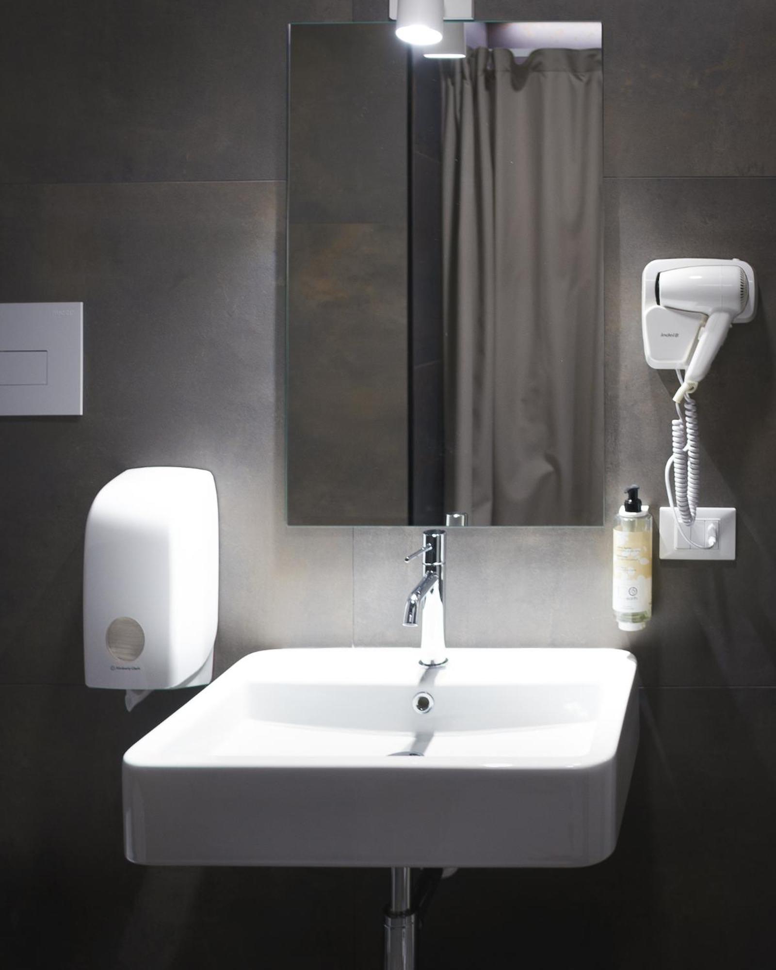 Hostelo - Luxury Hostel
